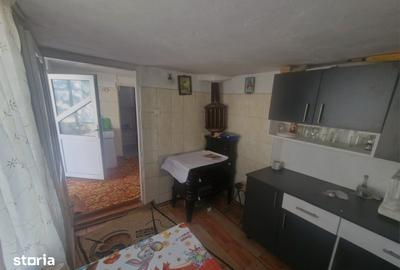 Casă cu 3 camere cu Teren 365 Mp în Central