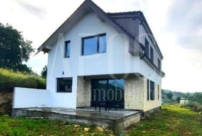 Casă individuală cu 5 camere cu Teren 500 Mp în Sălicea - 1