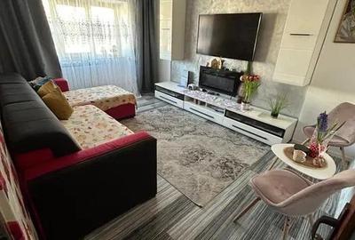 Apartament cu 3 camere decomandat, mobilat în Păcurari