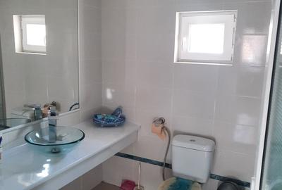 Casă cu 3 camere cu Teren 70 Mp în Exterior Vest