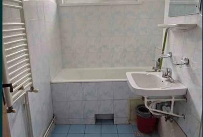 Apartament cu 2 camere semidecomandat în Centrul Civic