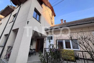 Casă cu 3 camere cu Canalizare în Andrei Mureșanu - 2