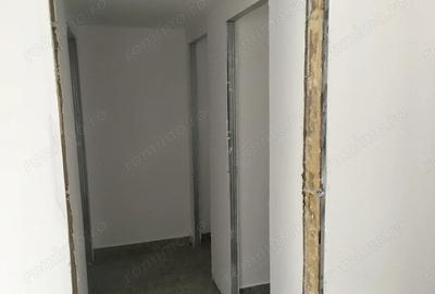 INCHIRIERE - spatiu comercial PIATA SUDULUI - parter, curte, parcare - 10