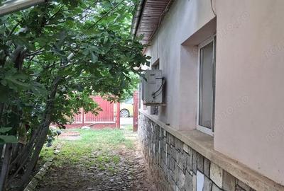 Casă cu 5 camere în Băicoi