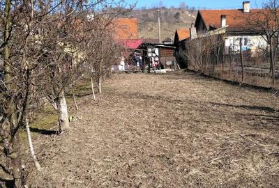 Casă cu 2 camere cu Teren 400 Mp în Cimpa