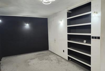 Casă cu 5 camere cu Canalizare în Parcul Carol - 3