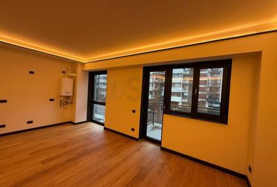 Apartament cu 4 camere semidecomandat în Central - 4
