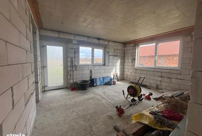 Casă cu 5 camere cu Teren 1414 Mp în Știuca - 2