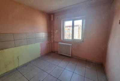 Apartament cu 2 camere semidecomandat în Dâmbovița