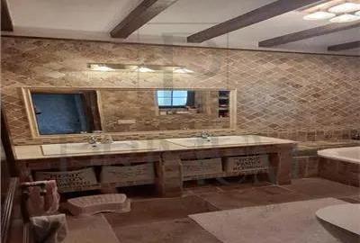 Casă cu 4 camere cu Canalizare în Moșnița Nouă