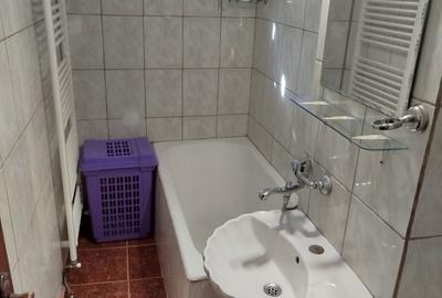 Apartament cu 3 camere semidecomandat în Craiovița Nouă - 3