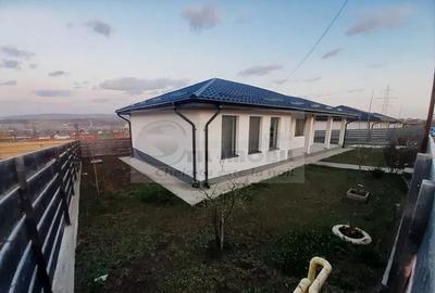 INCHIRIERE VILA - 800 EURO - 1