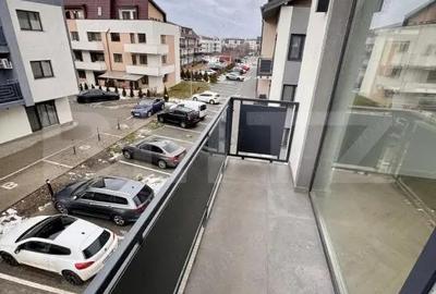 Apartament cu 3 camere decomandat în Tractorul