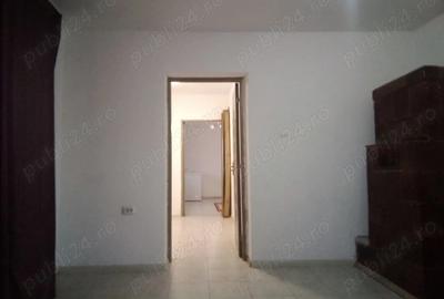 Casă cu 4 camere cu Teren 3000 Mp în Central - 3