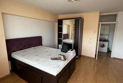 Apartament o camera decomandat- Nicolina Bulevard - 2