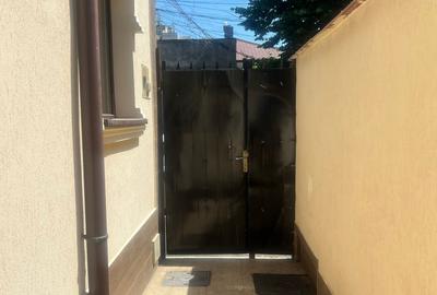 Casa la sol, renovata ,caramida, pentru locuit sau spatiu birouri, zona  buna - 22