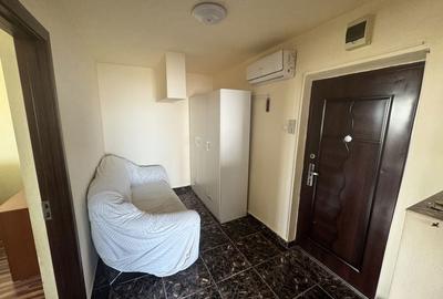 Apartament cu 2 camere decomandat în Cornișa - 2
