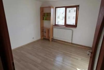 Apartament cu 4 camere decomandat în Oancea - 3