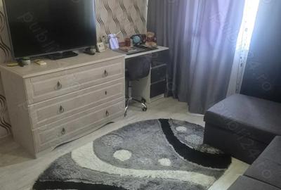 Vand apartament 3 camere in Targu Jiu, strada Sublocotenent Gheorghe Barboi, langa pia?a mica ,et4,s - 1