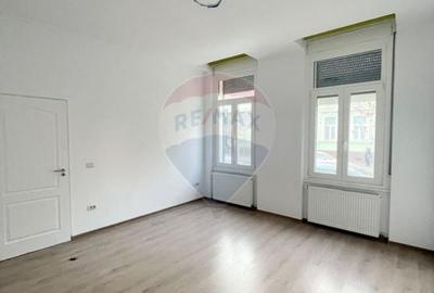 Casa / Spatiu comercial cu 6 camere de inchiriat in zona centrala Casa / Spatiu comercial cu 6 camere de inchiriat in zona centrala - 14