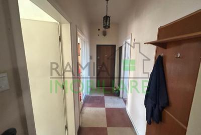 Apartament cu 2 camere decomandat în Tractorul - 10