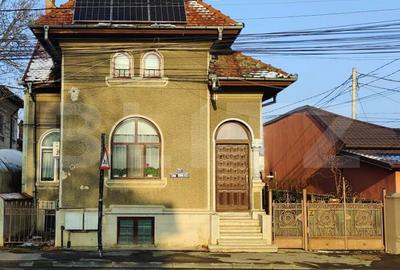 Apartament cu 4 camere în Micro 4 - 1