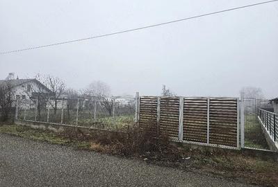 Teren de 974 mp, în Vânători - 4