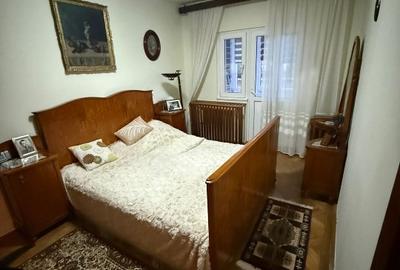 Apartament cu 4 camere semidecomandat, mobilat în Central - 2