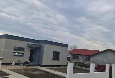 Casă cu 3 camere în Costi - 2