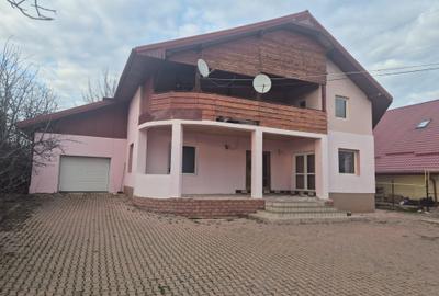 Casă individuală cu 6 camere cu Teren 1000 Mp în Șcheia - 1