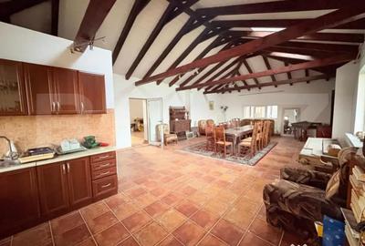 Casă cu 9 camere cu Teren 16351 Mp în Sud - 15