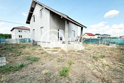 Casa de vanzare cu 4 camere in Episcopia, Bihor