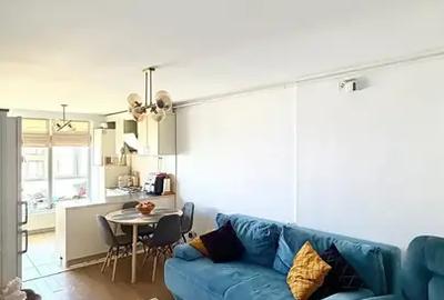 Apartament cu 3 camere semidecomandat, mobilat în Central