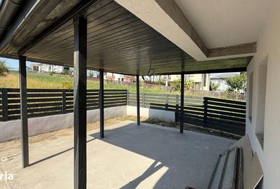 Casă cu 4 camere cu Teren 350 Mp în Rediu - 3