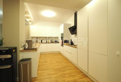 Vila cocheta amplasata langa padure cu piscina proprie - 8