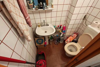 Apartament cu 3 camere decomandat în Zăvoi - 3