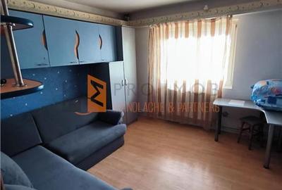 Apartament cu 3 camere decomandat, mobilat în Micro 3 - 4