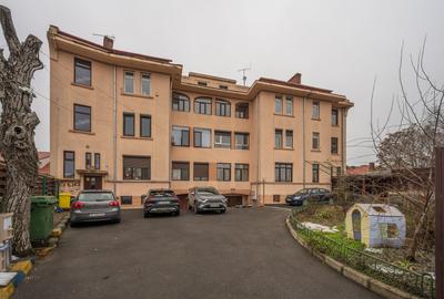 Apartament cu 4 camere decomandat în 13 Septembrie - 18