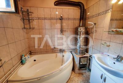 Comision 0% Casa de vanzare 4 camere 2 bai teren 266 mp Saliste Sibiu - 15