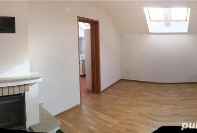 Casă cu 9 camere cu Teren 900 Mp în Cornu