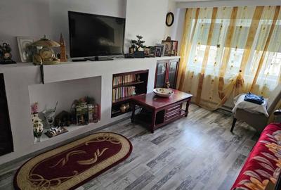 Apartament cu 3 camere decomandat în Central - 2