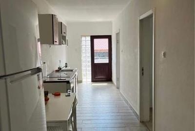 Casă cu 4 camere în Vitan - 4