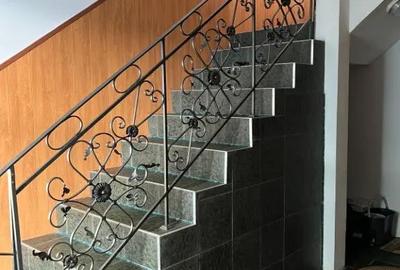 Casă cu 4 camere cu Teren 390 Mp în Calea Galați - 1