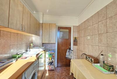 Apartament cu 3 camere decomandat, mobilat în Titan - 9