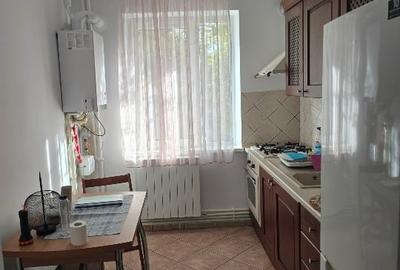 Tomis 3,apartament două camere etaj 1/4, - 1
