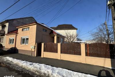 Casă cu 2 camere cu Teren 220 Mp în 14 Mai - 2