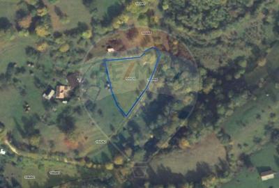 Teren de 2068 mp, în Măgura