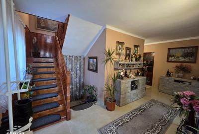 Casă cu 5 camere cu Teren 443 Mp în Central - 18