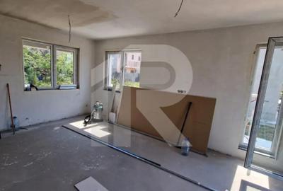 Casă cu 4 camere cu Canalizare în Central - 2