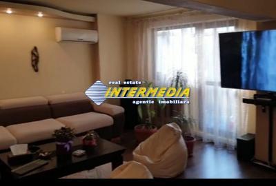 Apartament cu 4 camere decomandat, mobilat în Cetate